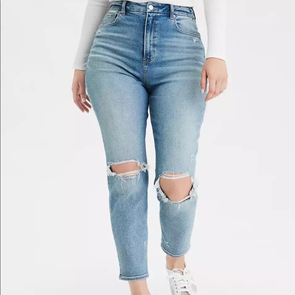 American Eagle Ripped Curvy Mom Jean